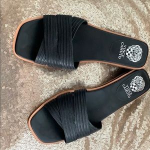 NIB Vince Camuto black “Ydelle” mini heels